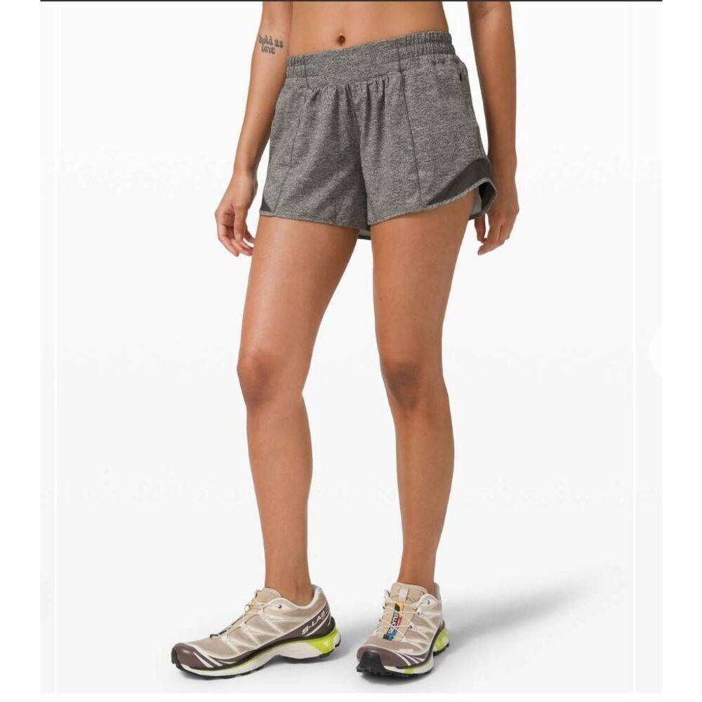 Lululemon‎ Hotty Hot Short II Long Size 6